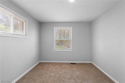 2523 Sherr Avenue SE Canton OH 44707