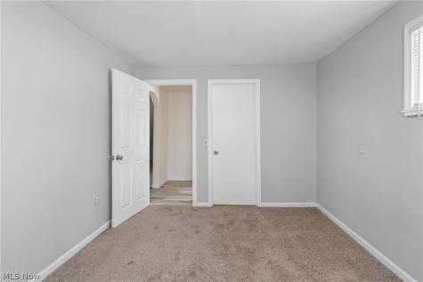 2523 Sherr Avenue SE Canton OH 44707