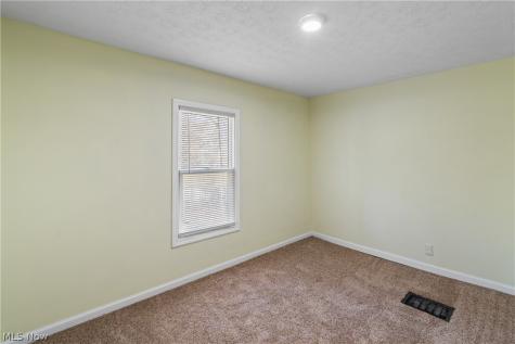 2523 Sherr Avenue SE Canton OH 44707