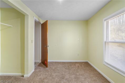 2523 Sherr Avenue SE Canton OH 44707