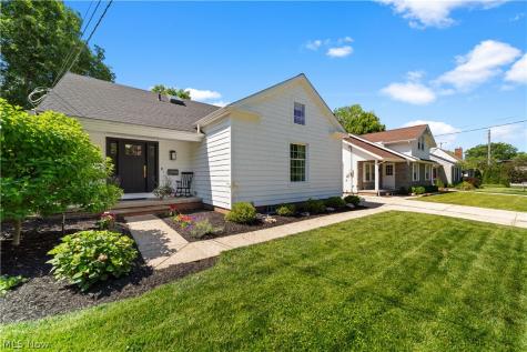 19125 E Shoreland Avenue Rocky River OH 44116