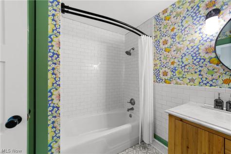 19125 E Shoreland Avenue Rocky River OH 44116