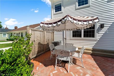 19125 E Shoreland Avenue Rocky River OH 44116