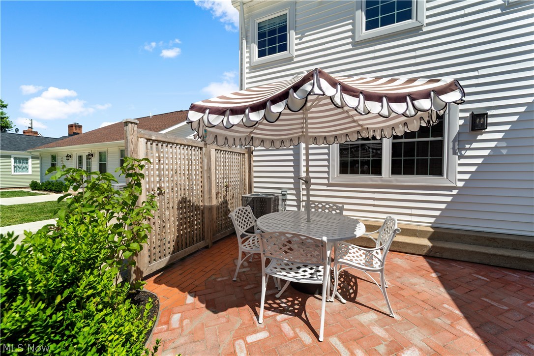 19125 E Shoreland Avenue Rocky River OH 44116
