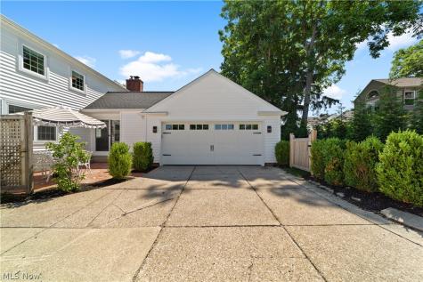19125 E Shoreland Avenue Rocky River OH 44116