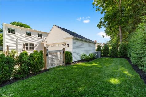 19125 E Shoreland Avenue Rocky River OH 44116