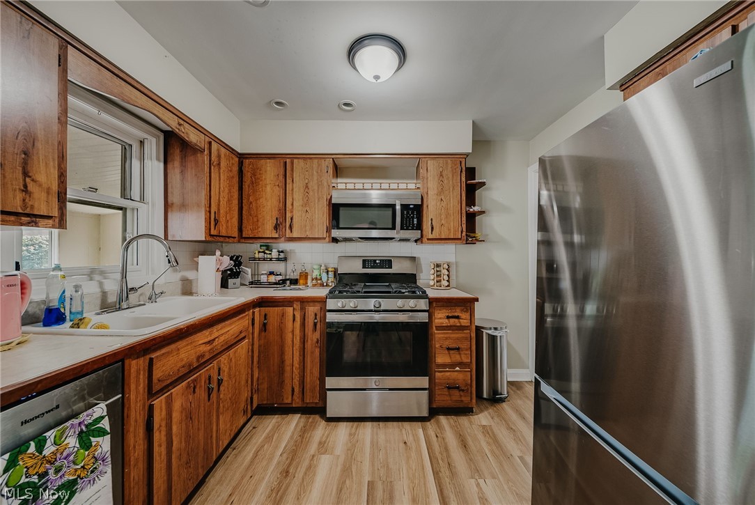 6953 Greenleaf Avenue Parma Heights OH 44130