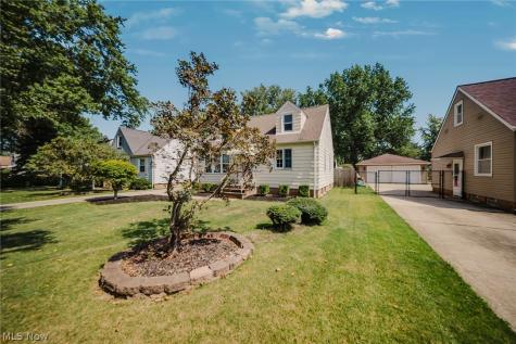 6953 Greenleaf Avenue Parma Heights OH 44130