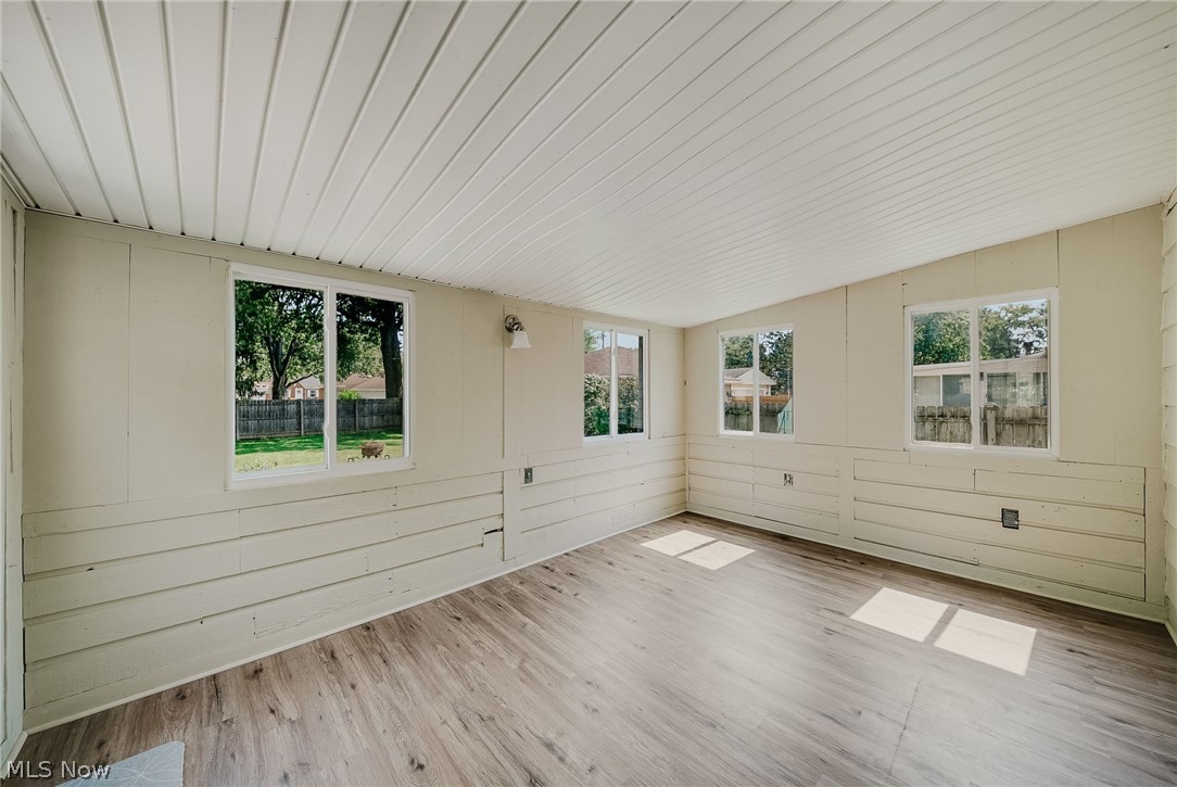 6953 Greenleaf Avenue Parma Heights OH 44130