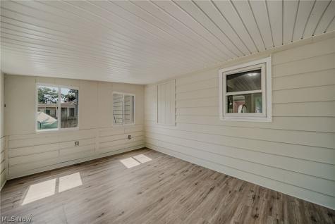 6953 Greenleaf Avenue Parma Heights OH 44130