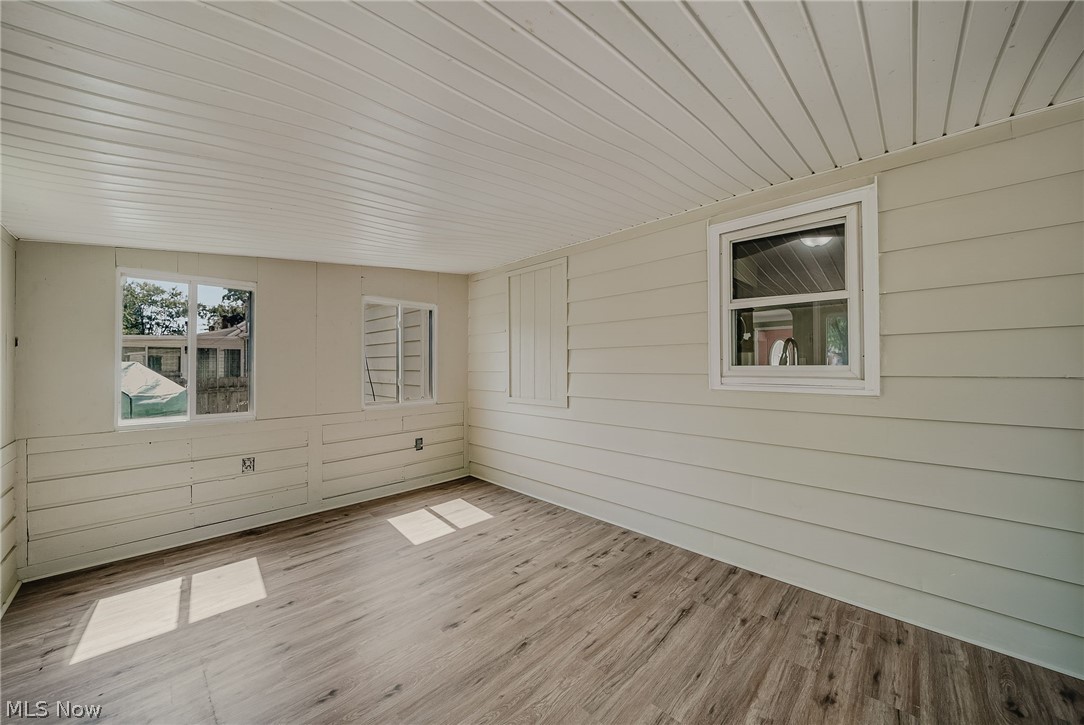 6953 Greenleaf Avenue Parma Heights OH 44130
