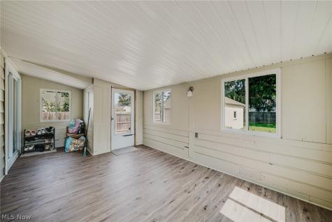 6953 Greenleaf Avenue Parma Heights OH 44130