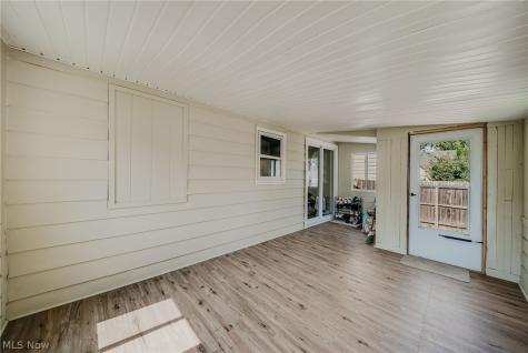 6953 Greenleaf Avenue Parma Heights OH 44130
