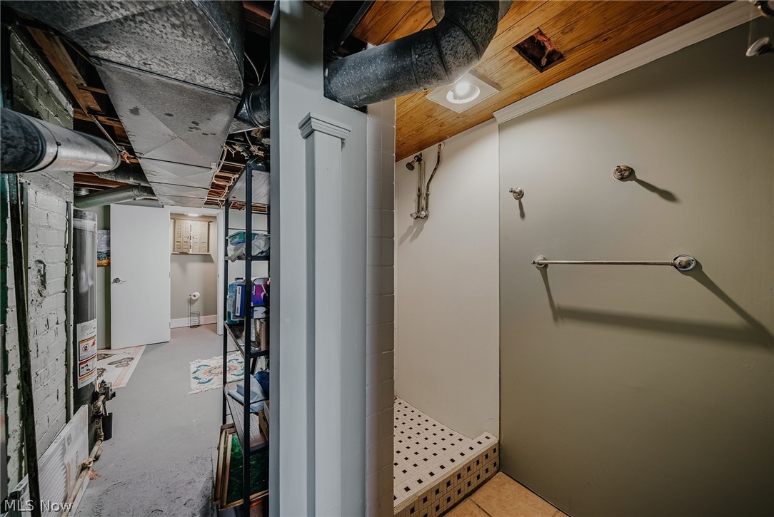 6953 Greenleaf Avenue Parma Heights OH 44130