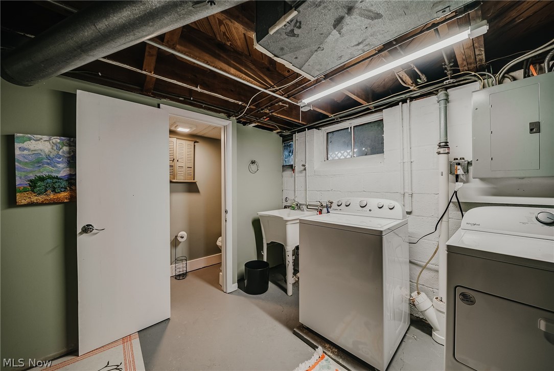 6953 Greenleaf Avenue Parma Heights OH 44130