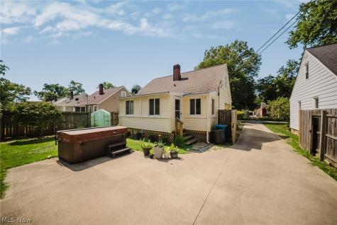 6953 Greenleaf Avenue Parma Heights OH 44130