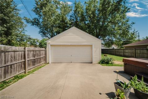 6953 Greenleaf Avenue Parma Heights OH 44130