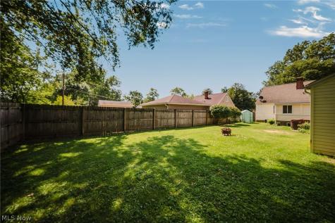 6953 Greenleaf Avenue Parma Heights OH 44130