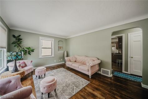 6953 Greenleaf Avenue Parma Heights OH 44130