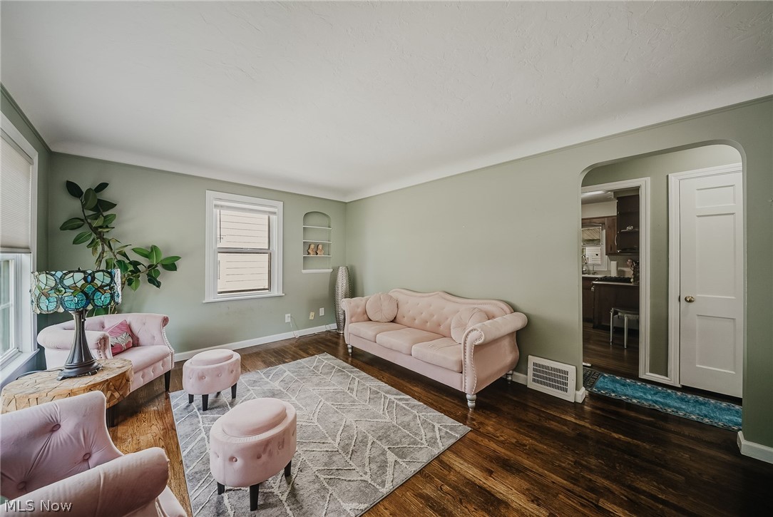 6953 Greenleaf Avenue Parma Heights OH 44130