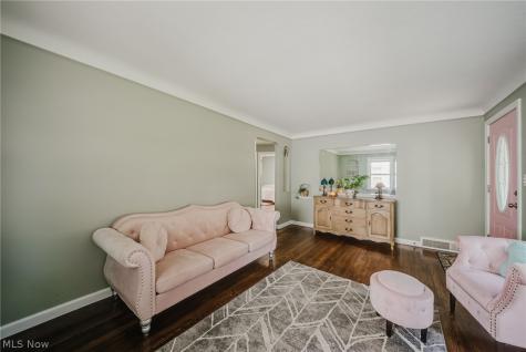 6953 Greenleaf Avenue Parma Heights OH 44130