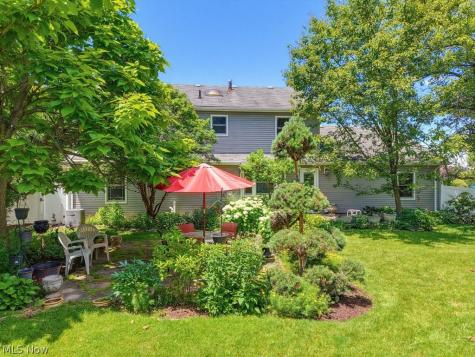 18925 Stony Point Drive Strongsville OH 44136