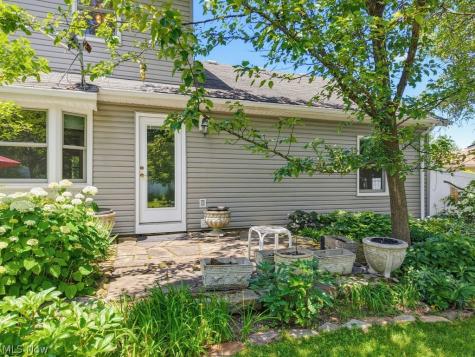 18925 Stony Point Drive Strongsville OH 44136
