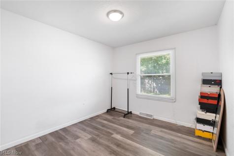 2901 Richmond Avenue NE Canton OH 44705