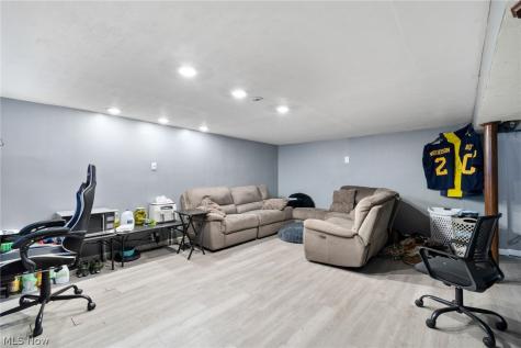 2901 Richmond Avenue NE Canton OH 44705
