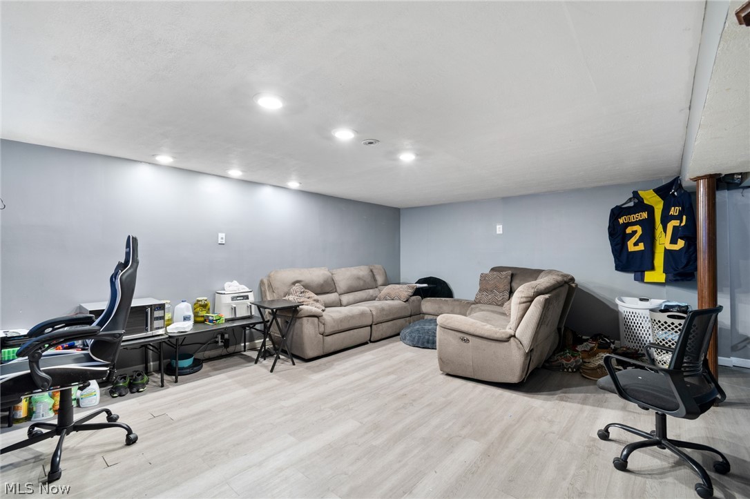 2901 Richmond Avenue NE Canton OH 44705