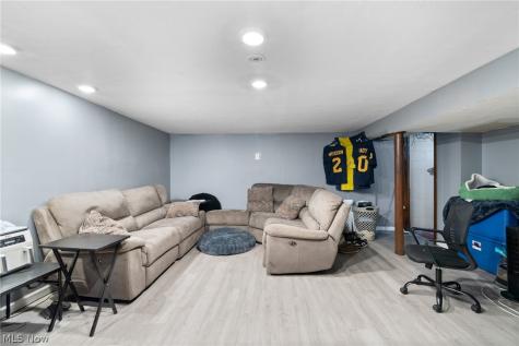 2901 Richmond Avenue NE Canton OH 44705