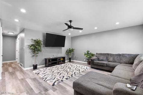 2901 Richmond Avenue NE Canton OH 44705