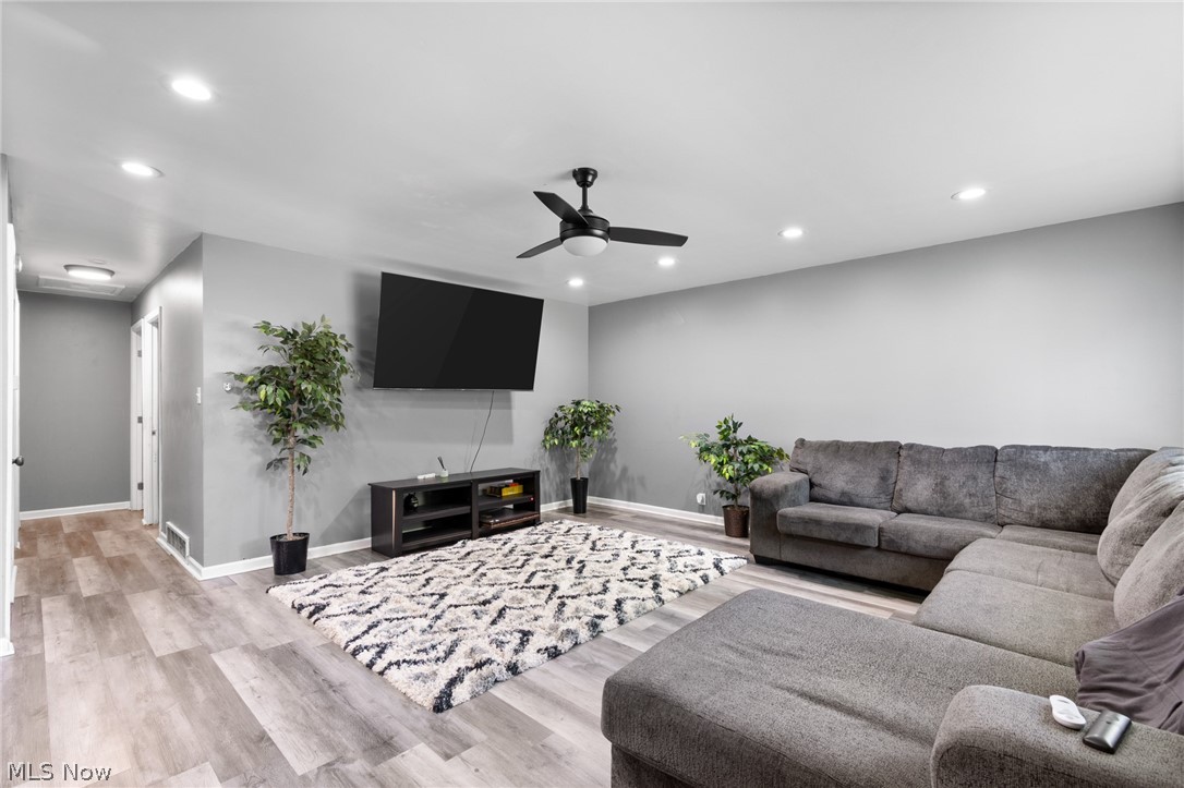 2901 Richmond Avenue NE Canton OH 44705