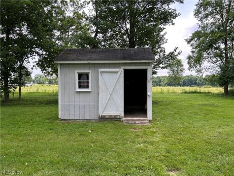 4330 Laubert Road Atwater OH 44201