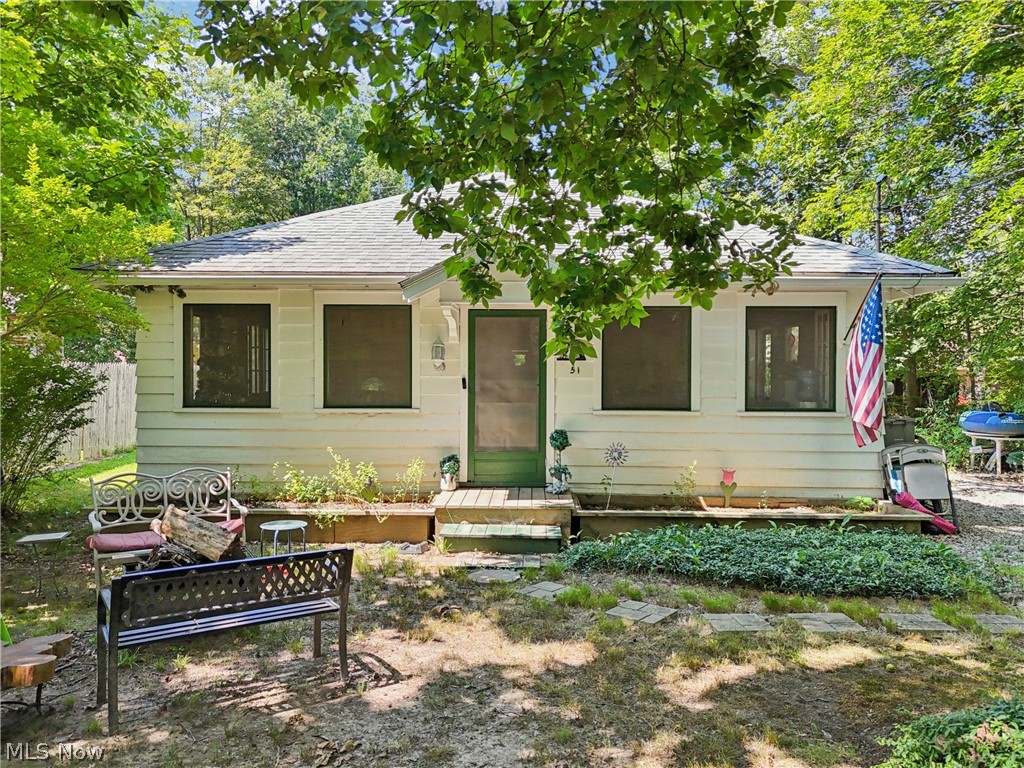 105 Hartzell Road North Benton OH 44449