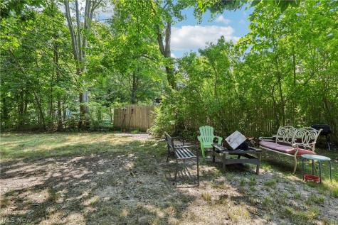 105 Hartzell Road North Benton OH 44449