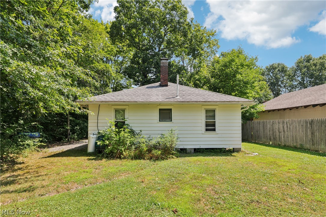 105 Hartzell Road North Benton OH 44449