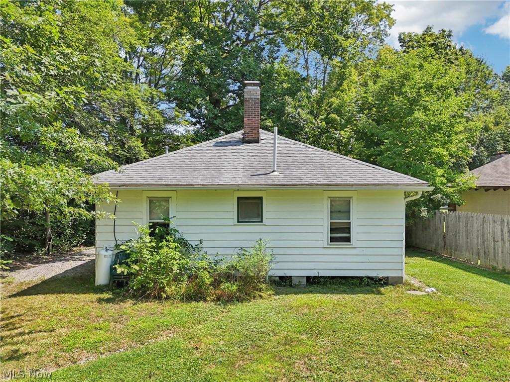 105 Hartzell Road North Benton OH 44449