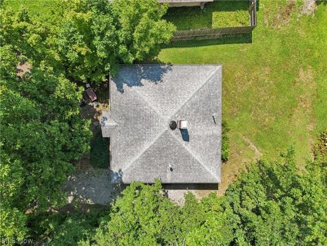 105 Hartzell Road North Benton OH 44449