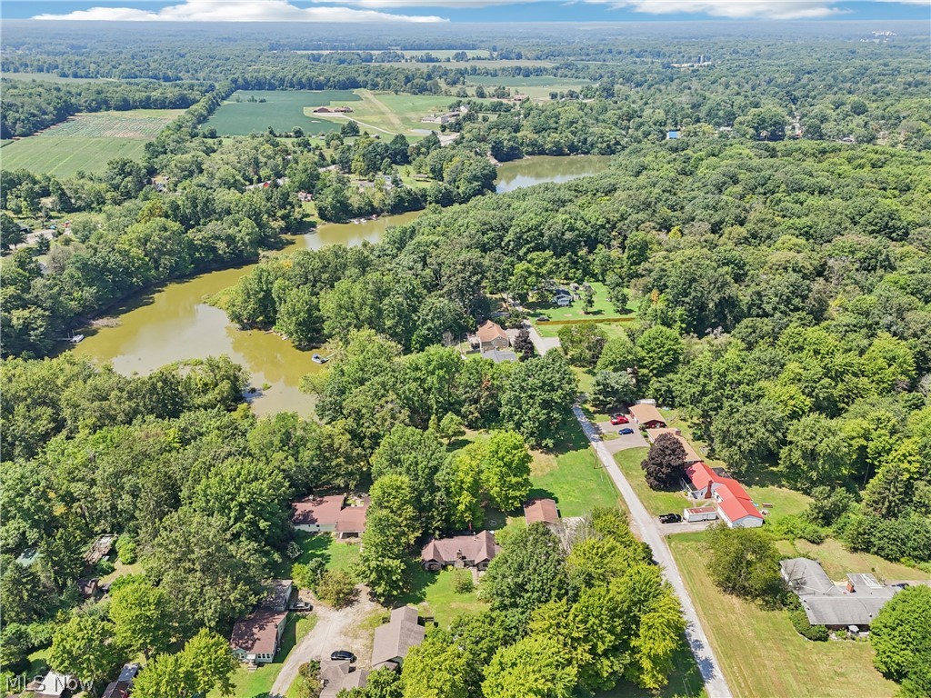 105 Hartzell Road North Benton OH 44449