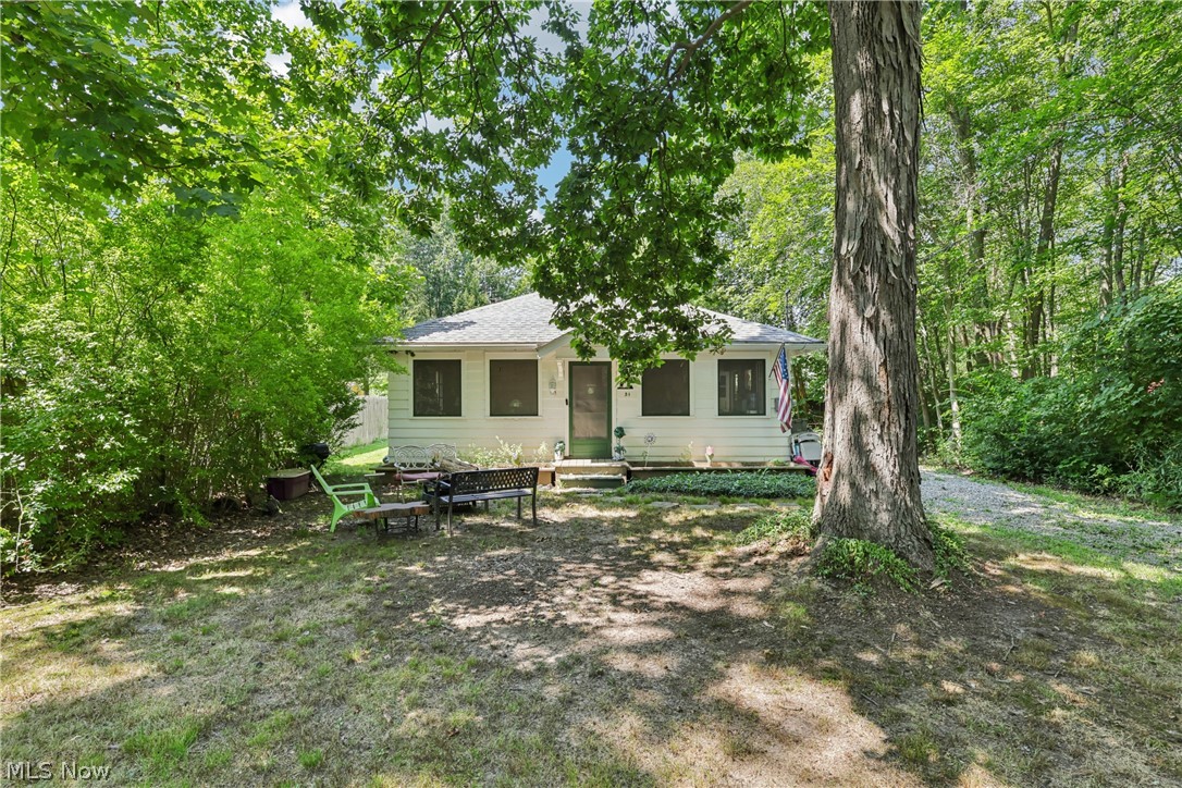 105 Hartzell Road North Benton OH 44449