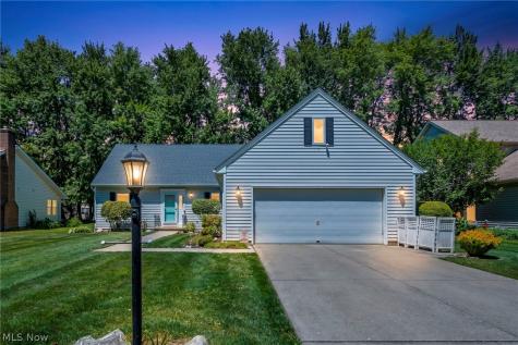 319 Greenwood Court Elyria OH 44035