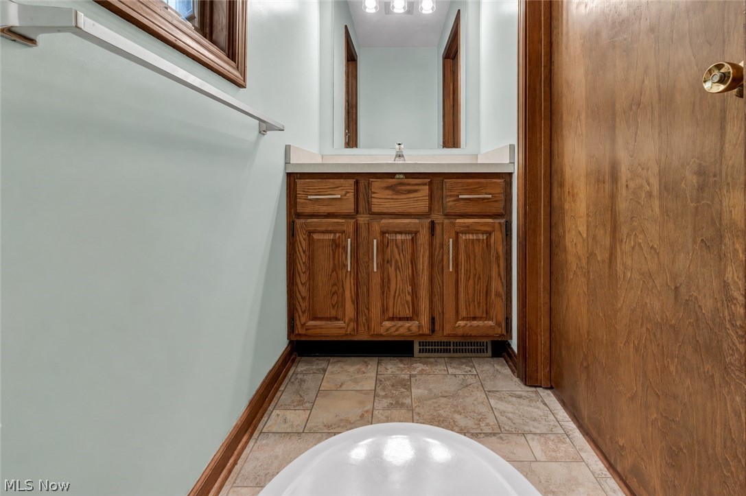 319 Greenwood Court Elyria OH 44035