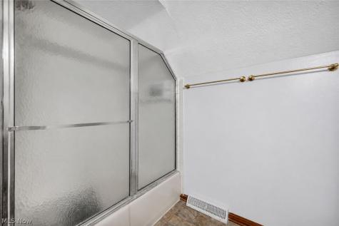 319 Greenwood Court Elyria OH 44035
