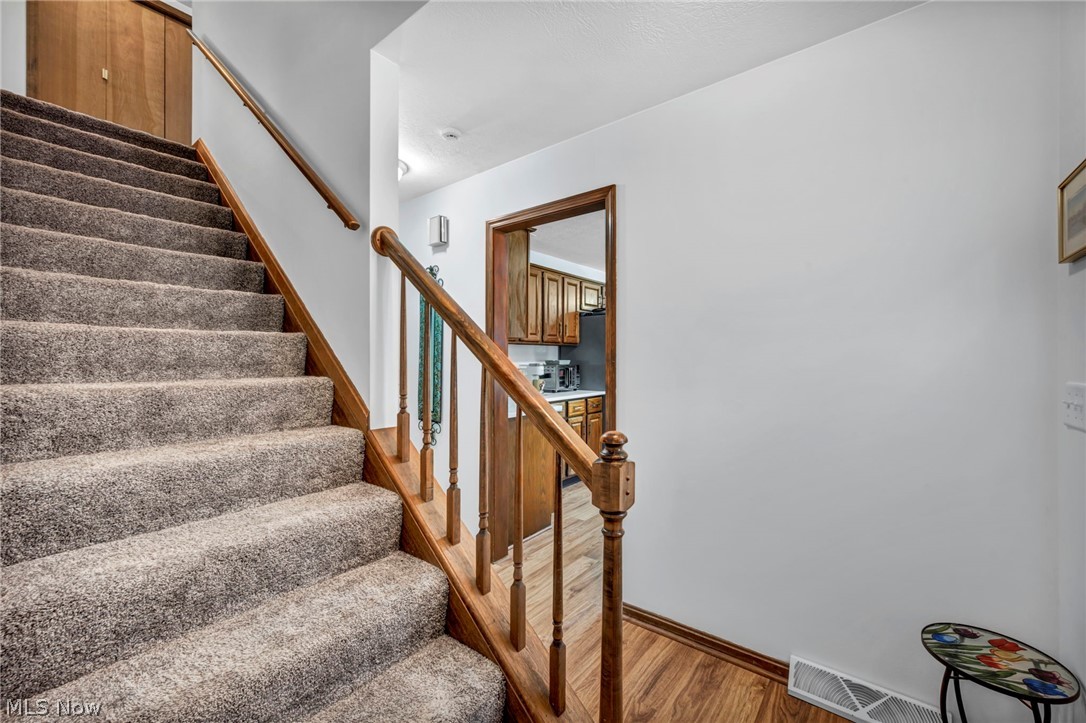 319 Greenwood Court Elyria OH 44035