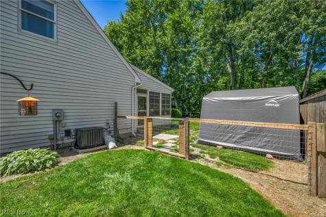 319 Greenwood Court Elyria OH 44035