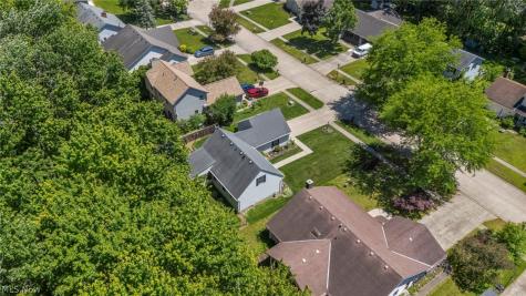 319 Greenwood Court Elyria OH 44035