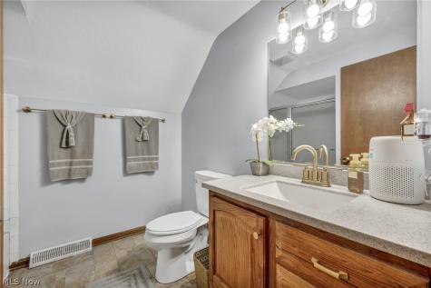 319 Greenwood Court Elyria OH 44035