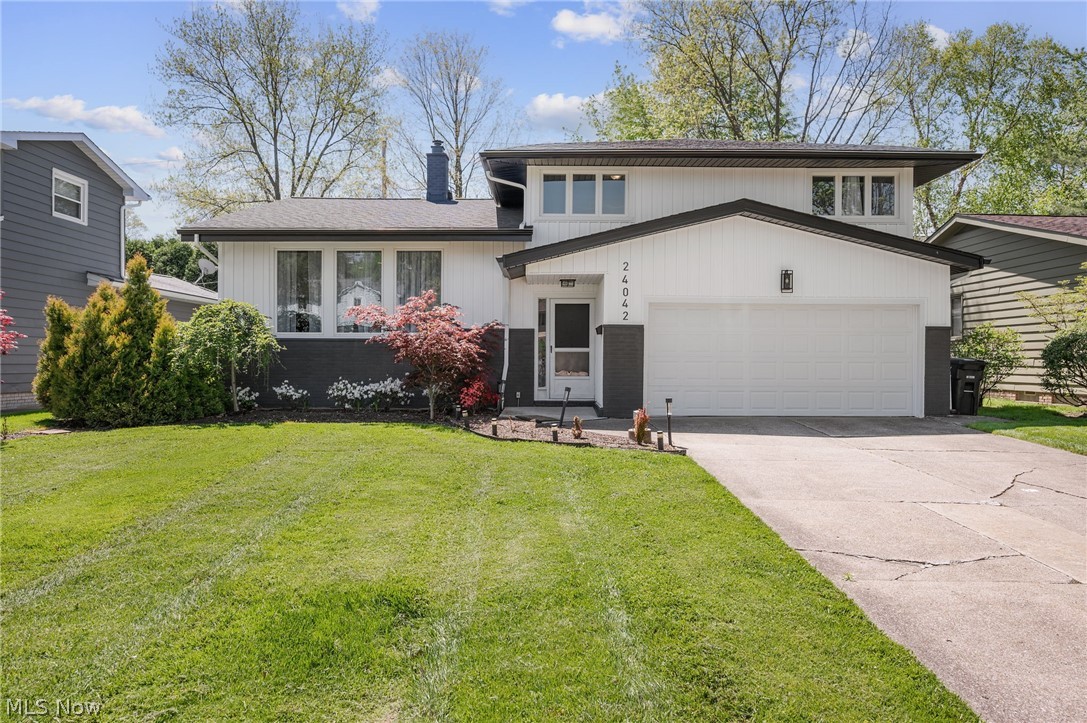 24042 Greenlawn Avenue Beachwood OH 44122