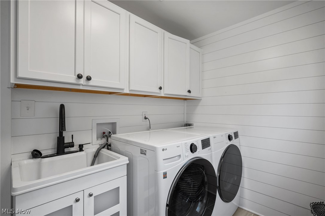 24042 Greenlawn Avenue Beachwood OH 44122